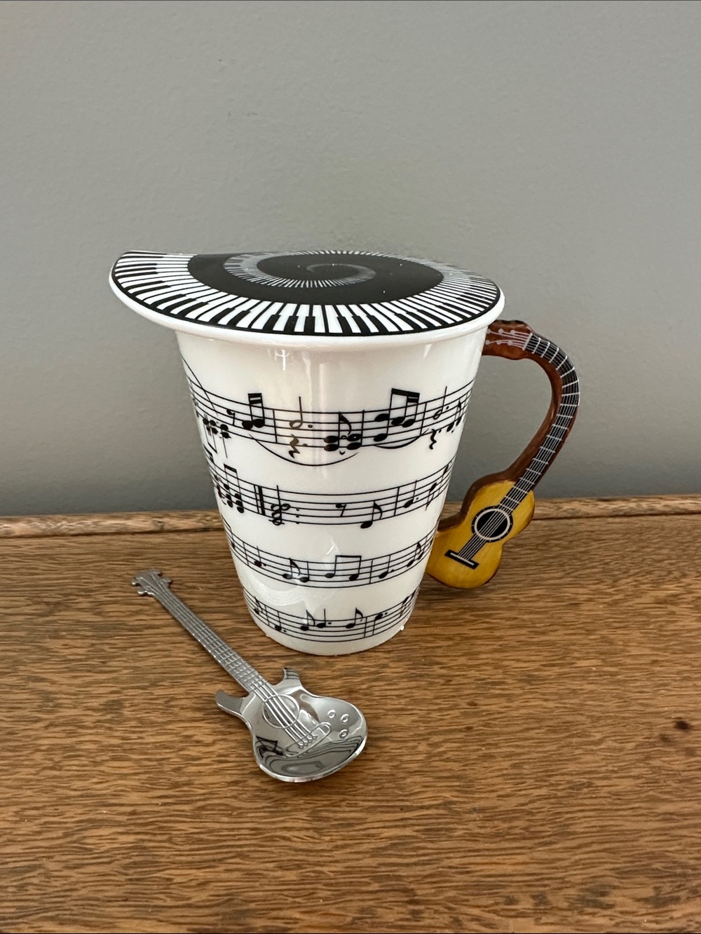 New Guitar mug with spoon